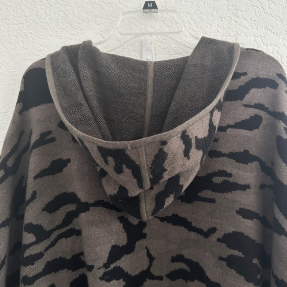 Tahari Camo Print Hooded Zip Up Poncho‎ Cape Sweater Jacket Plus Size X/1X Boho - Picture 5 of 12